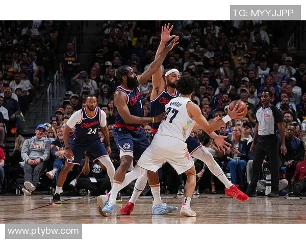 2019年NBA季后赛掘金与勇士的激烈对决回顾与分析 2019年NBA季后赛掘金与勇士的激烈对决回顾与分析