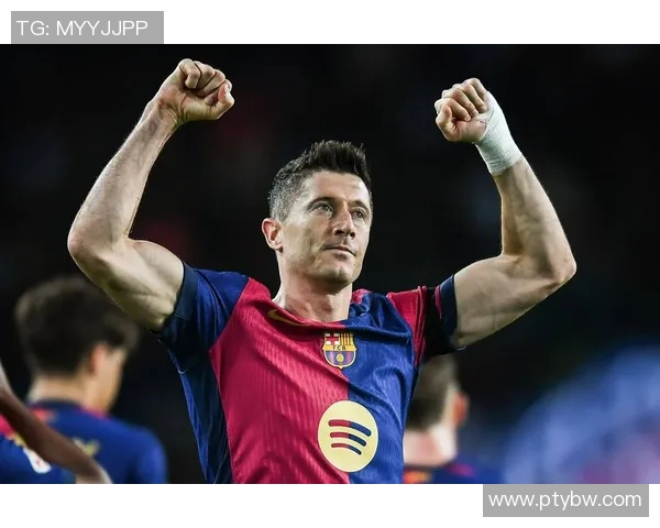 莱万重返安联球场引发拜仁球迷愤怒声讨感叹忘恩负义