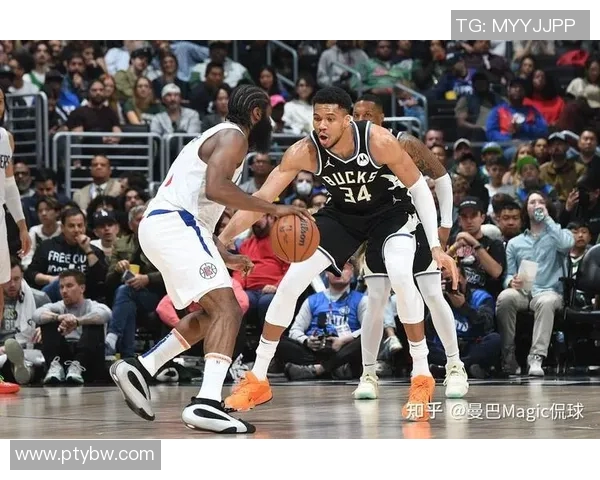 2019至2020赛季雄鹿与快船的精彩对决回顾与分析