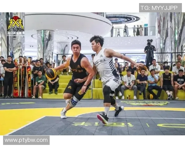 尤兹尼与马胡激战正酣网球场上谁能笑到最后