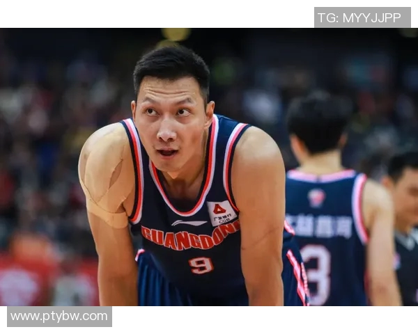 易建联：从CBA传奇到国际舞台的篮球巨星成长之路与辉煌成就解析