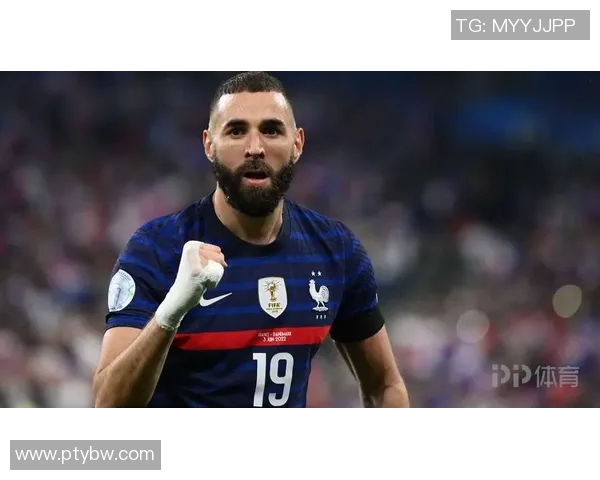 本泽马的传奇之路：从少年天才到世界足球巨星的辉煌历程