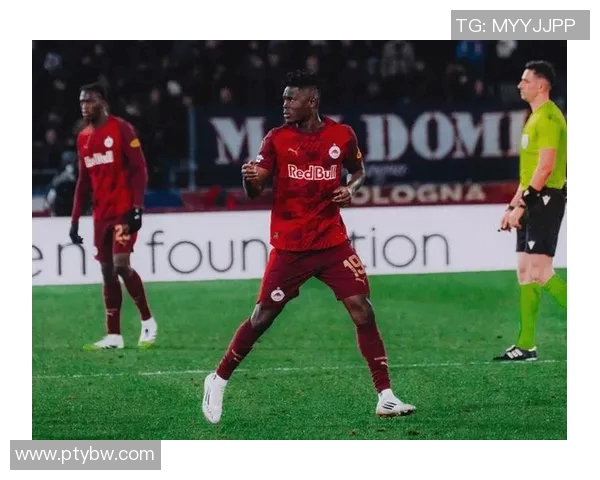 柏德博恩主场迎战弗赖堡期待激烈对决与精彩进球