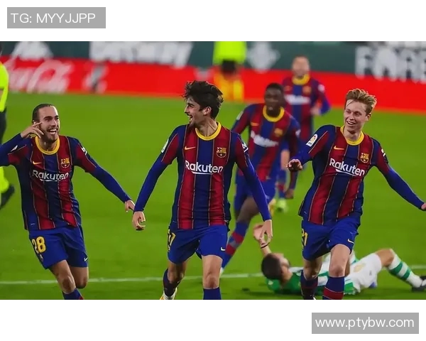 瓦伦西亚主场迎战拉斯帕尔全力争胜展现球队实力与韧性 瓦伦西亚主场迎战拉斯帕尔全力争胜展现球队实力与韧性