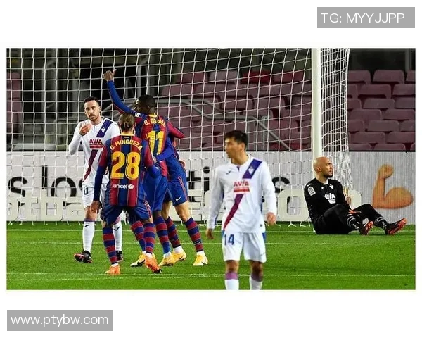 巴萨主场迎战埃瓦尔精彩对决回顾与赛后分析