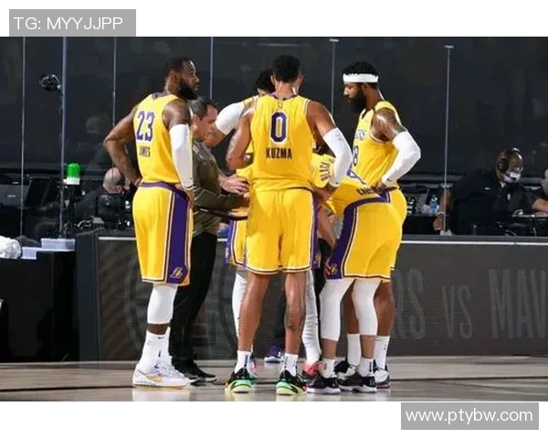 湖人骑士对决回顾:经典时刻与精彩表现的全面分析与总结 湖人骑士对决回顾:经典时刻与精彩表现的全面分析与总结